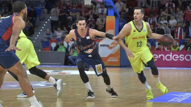 Baskonia se desinfl� y cay� ante Barcelona