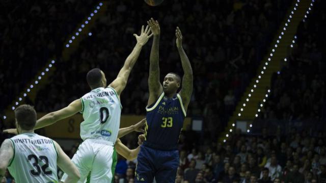 Doblete de victorias en Espa�a