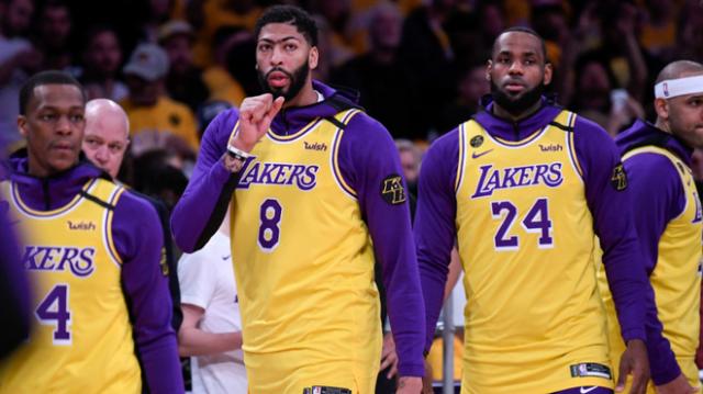 Los Lakers entre las l�grimas y la vuelta a la canchas