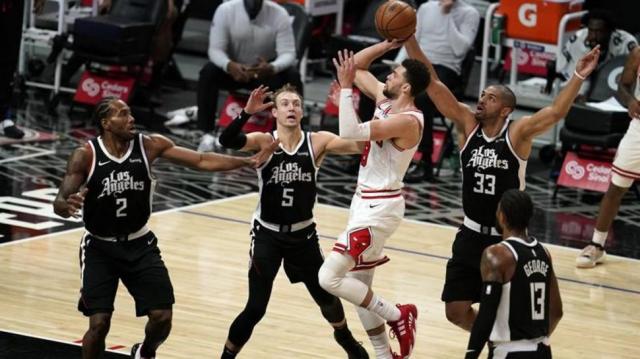 Noche so�ada de LaVine es truncada por Clippers
