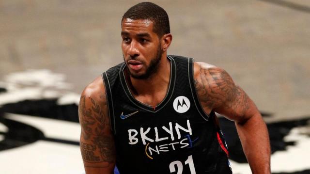 LaMarcus Aldridge: "He estado deprimido y estoy tratando de descubrir c�mo vivir sin competir en la cancha�