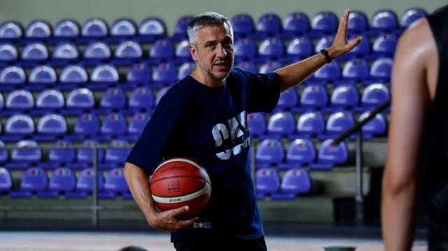 Gonz�lez: "El equipo va respondiendo, estamos positivos"