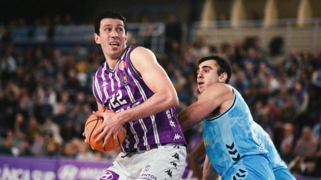 Primera FEB: Todo sigue igual arriba