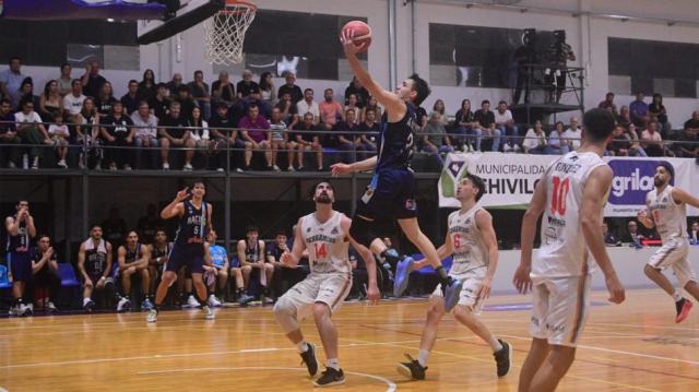 Racing con contundencia, La Uni�n empat� de local