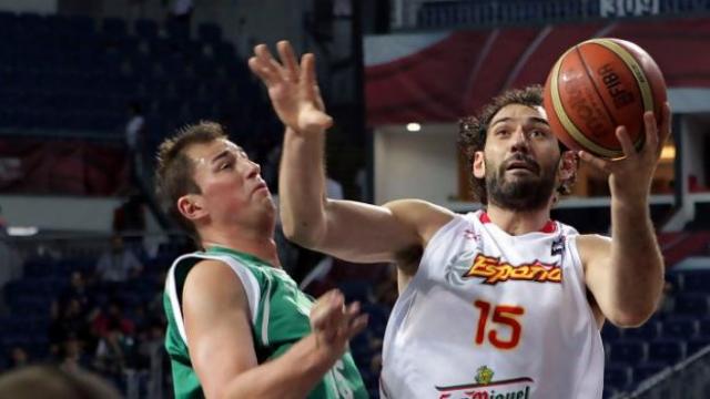 Las genialidades de Navarro alegran el d�a a Espa�a