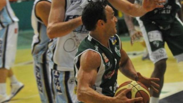 Atenas se desquit� en un final cerrado