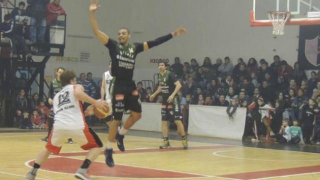 Atenas gole� a Ameghino