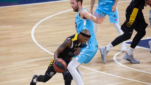 Sum� su primera alegr�a