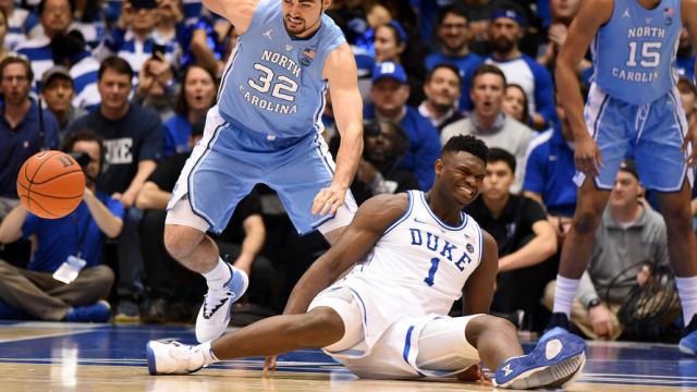Se lesiona Zion Williamson tras explosi�n de su zapatilla
