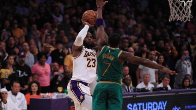 LeBron James fue el h�roe de los Lakers
