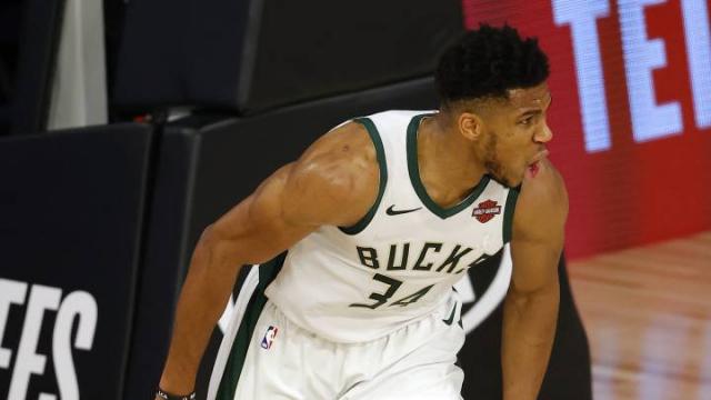 Milwaukee Bucks tom� la delantera