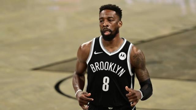 La agencia libre de la NBA empez� con horas agitadas