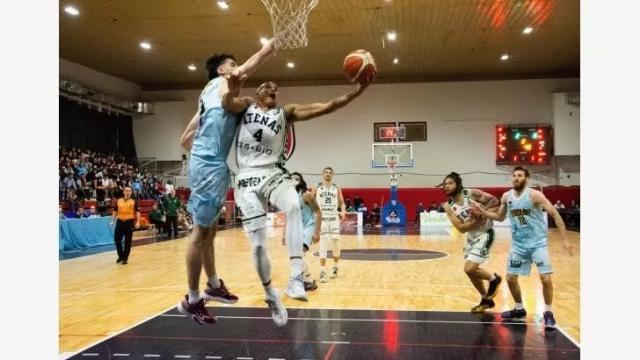 Retroceder nunca, rendirse jam�s