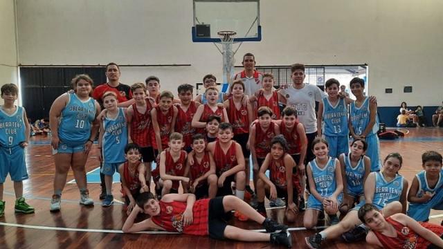 Las formativas de Ober� de gira por Corrientes