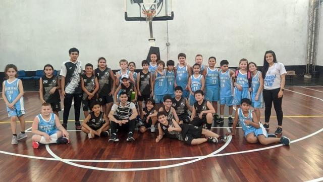 Las formativas de Ober� de gira por Corrientes