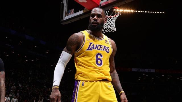 LeBron James: Extensi�n y r�cord millonario