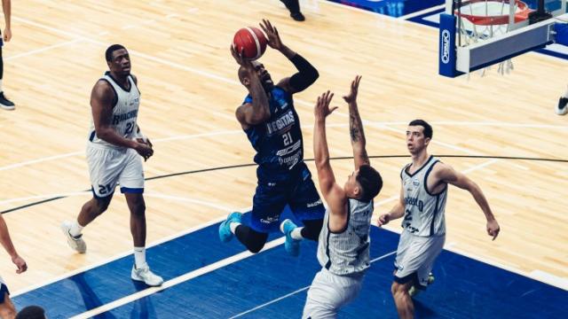 Remos por triplicado