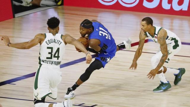 La magia de Orlando durmi� a Milwaukee