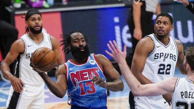 James Harden regres� y Brooklyn meti� presi�n