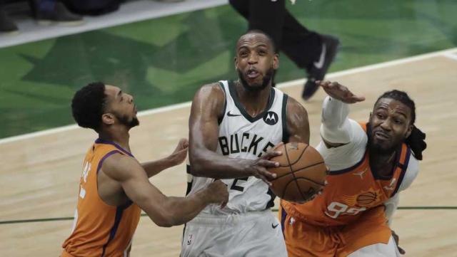 Milwaukee empat� las Finales con Khris Middleton en llamas