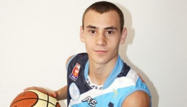 Obras y Regatas lideran la definici�n del Argentino de Clubes U19