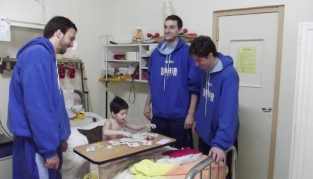 Bah�a Basket visit� el Hospital Municipal de Bah�a Blanca