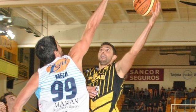 Libertad gan� un duelo directo