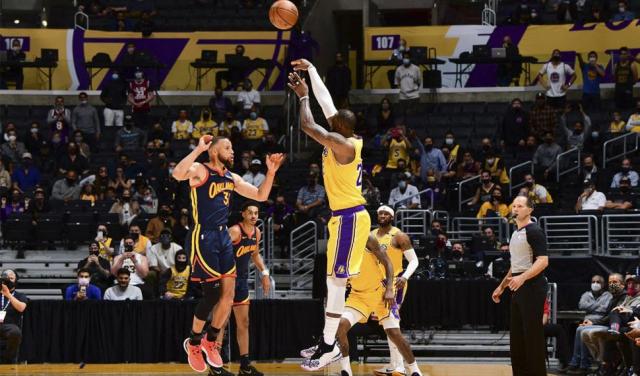 LeBron James clasific� a Lakers a los Playoffs