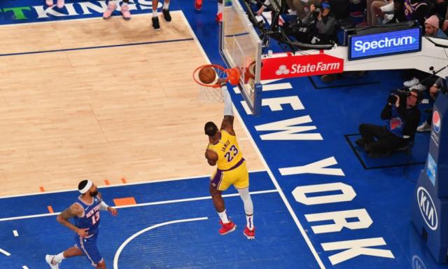 Lakers regres� a la victoria