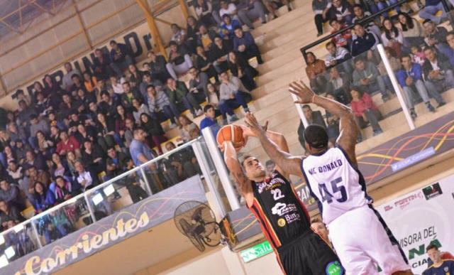 San Mart�n asegur� un lugar en semifinales