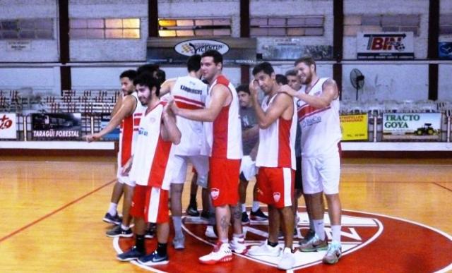 Uni�n de Goya, primer descendido en el Federal