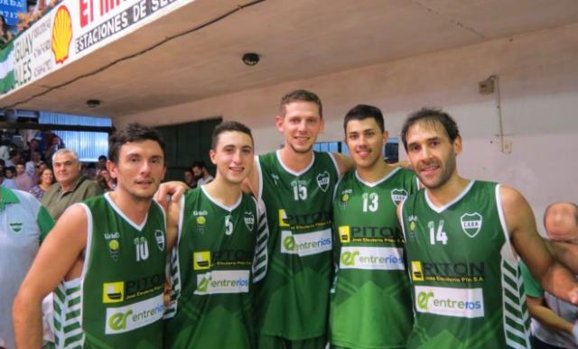 Regatas super� la prueba, el resto igual� la serie