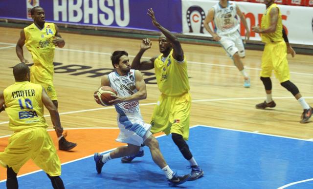 Un recital de Campazzo para la victoria ante B�caros
