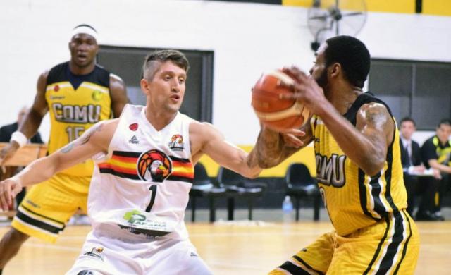 San Mart�n le dio una mano a Regatas