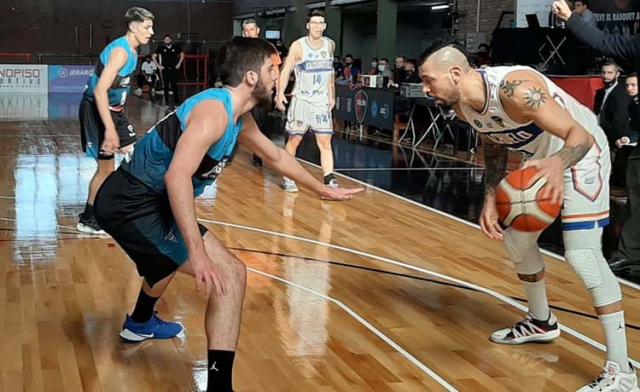 Echag�e al borde de la cima, Estudiantes sigue sorprendiendo