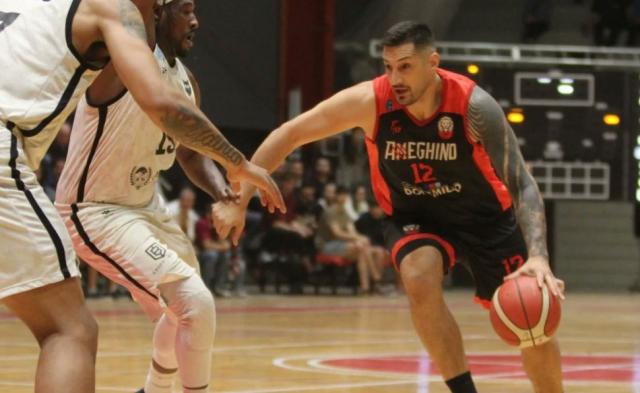 Abeiro: "No es casualidad que Ameghino est� en una final por el ascenso"