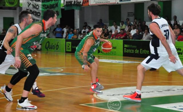 Estudiantes al calor de su p�blico