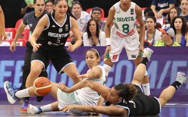 Argentina cay� con Brasil y buscar� el tercer puesto