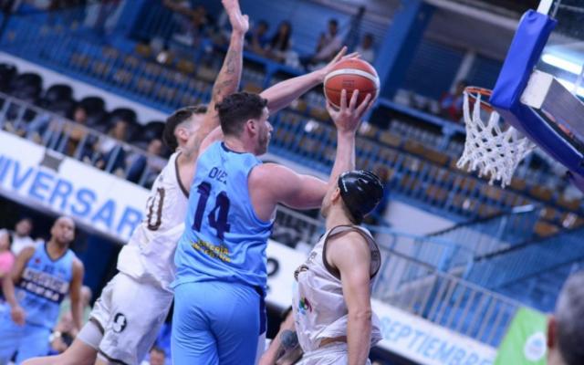 Se rob� las miradas