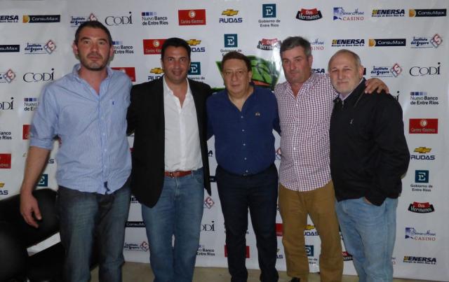 Estudiantes present� su equipo y sum� su cuarto extranjero