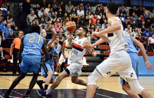 Hispano le dio un mazazo al campe�n