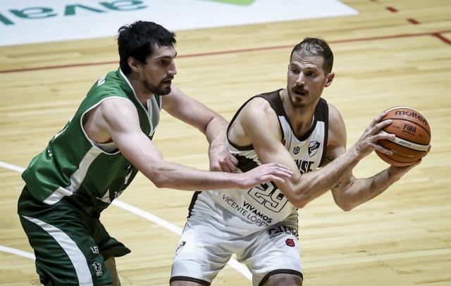 Respondi� en las malas