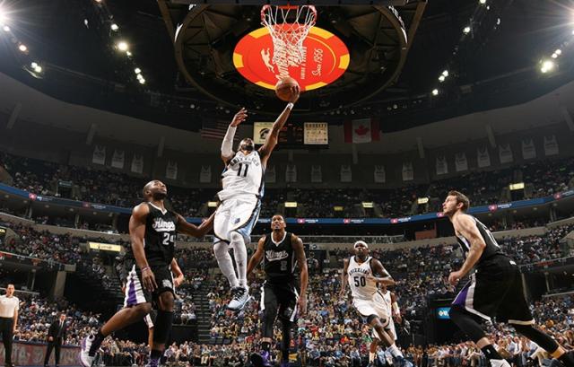 Boston gan� y se acerca a los playoffs