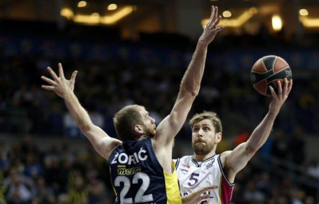 El Laboral Kutxa de Nocioni y Mainoldi despidi� la Euroliga con una victoria