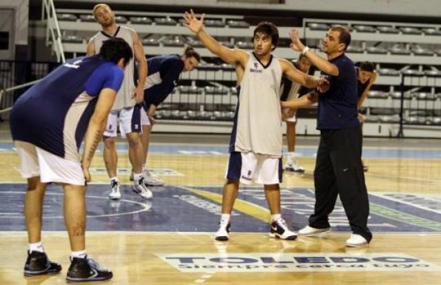 Pe�arol ya piensa en la recta final