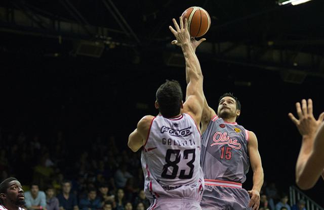 Safar: �Volv� a sentirme bien con el aro�