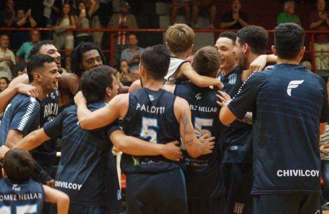 Levant� en el final