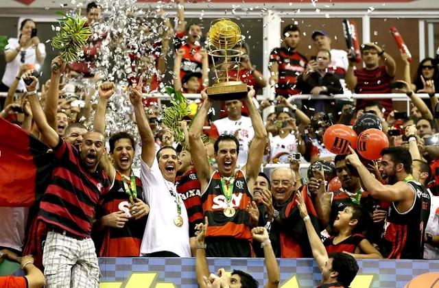 Flamengo y Laprov�ttola campeones en Brasil