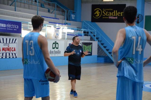 Ober� se viste de Super 4