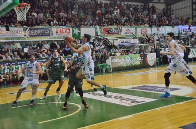 Pe�arol logr� la victoria que buscaba